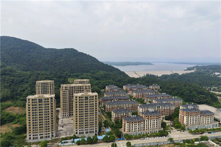 九鑫花园大三室带车库紧邻二实小实验中学出售